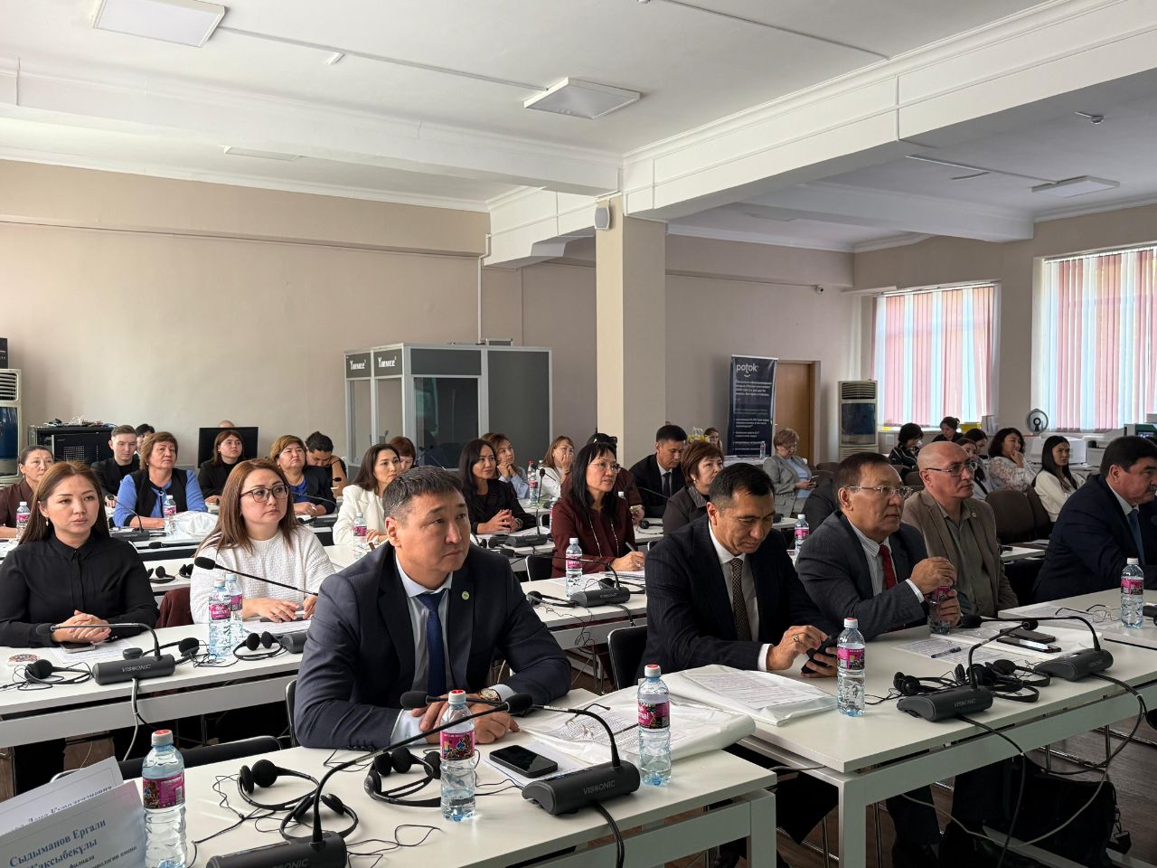 Арық кисканың порно фотосуреттері Әйеліңізді үштікке көндіріңіз